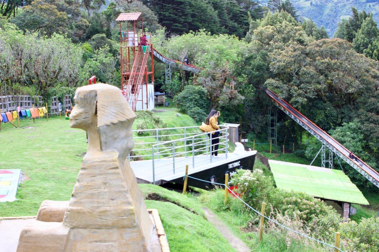 Hotel Pueblo Del Mundo Baños Exterior foto